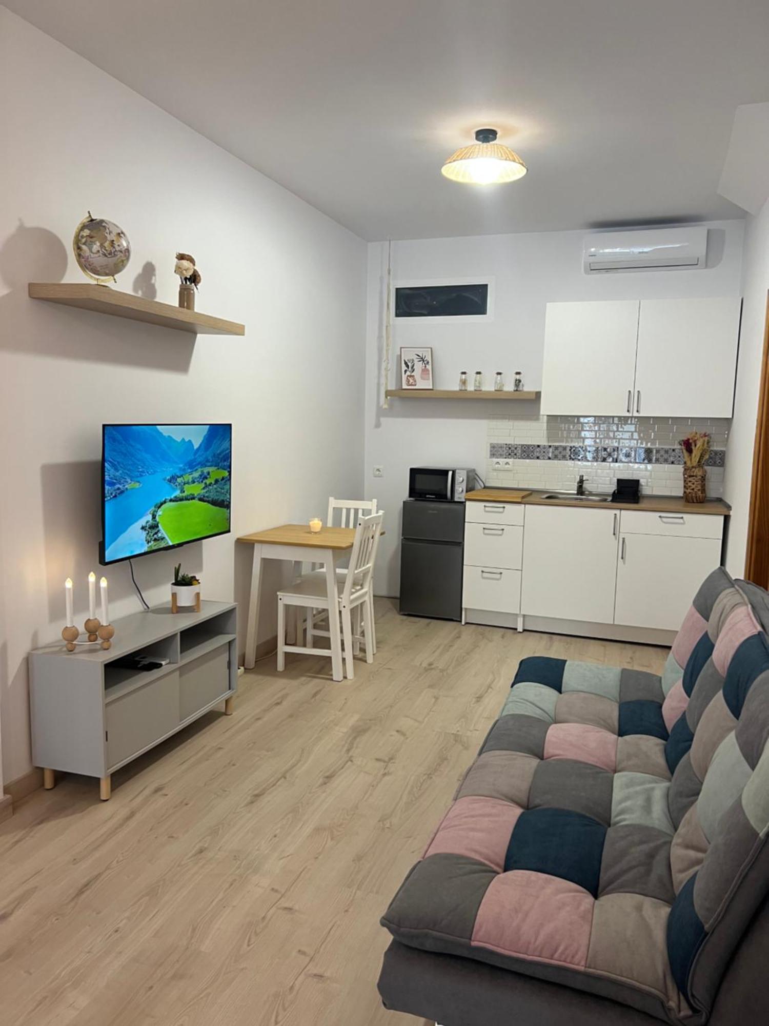 Апартаменти Loft La Casa De Lola Калета-де-Велес Екстер'єр фото